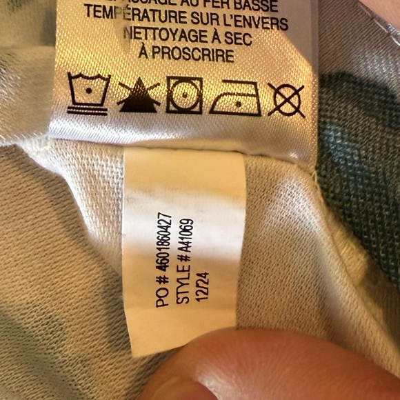 Travis Mathew Featherweight Magnolia Polo - Small - Picture 6 of 6